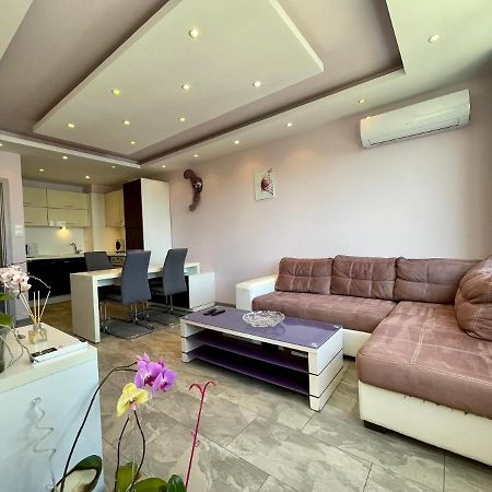 Апартамент Чаролит / Apartment Charoite Burgas Stad Buitenkant foto