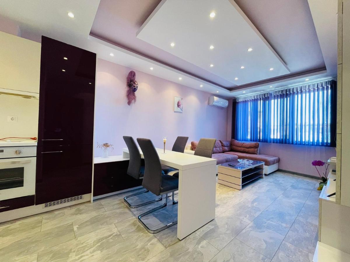 Апартамент Чаролит / Apartment Charoite Burgas Stad Buitenkant foto
