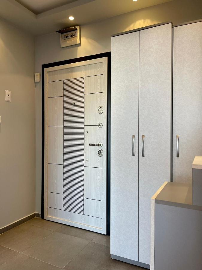 Апартамент Чаролит / Apartment Charoite Burgas Stad Buitenkant foto
