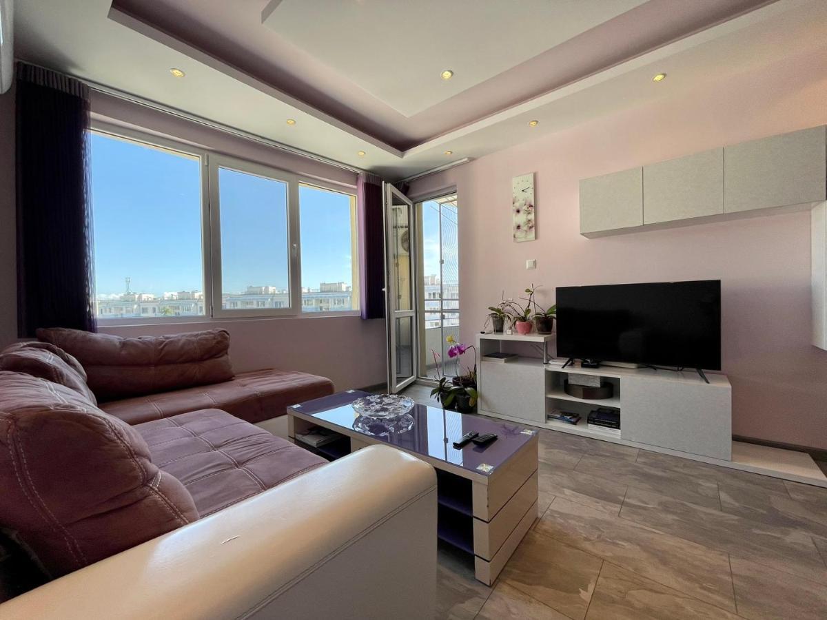 Апартамент Чаролит / Apartment Charoite Burgas Stad Buitenkant foto
