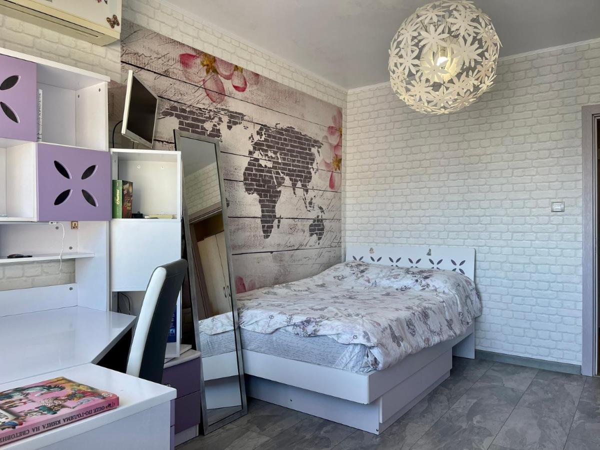Апартамент Чаролит / Apartment Charoite Burgas Stad Buitenkant foto