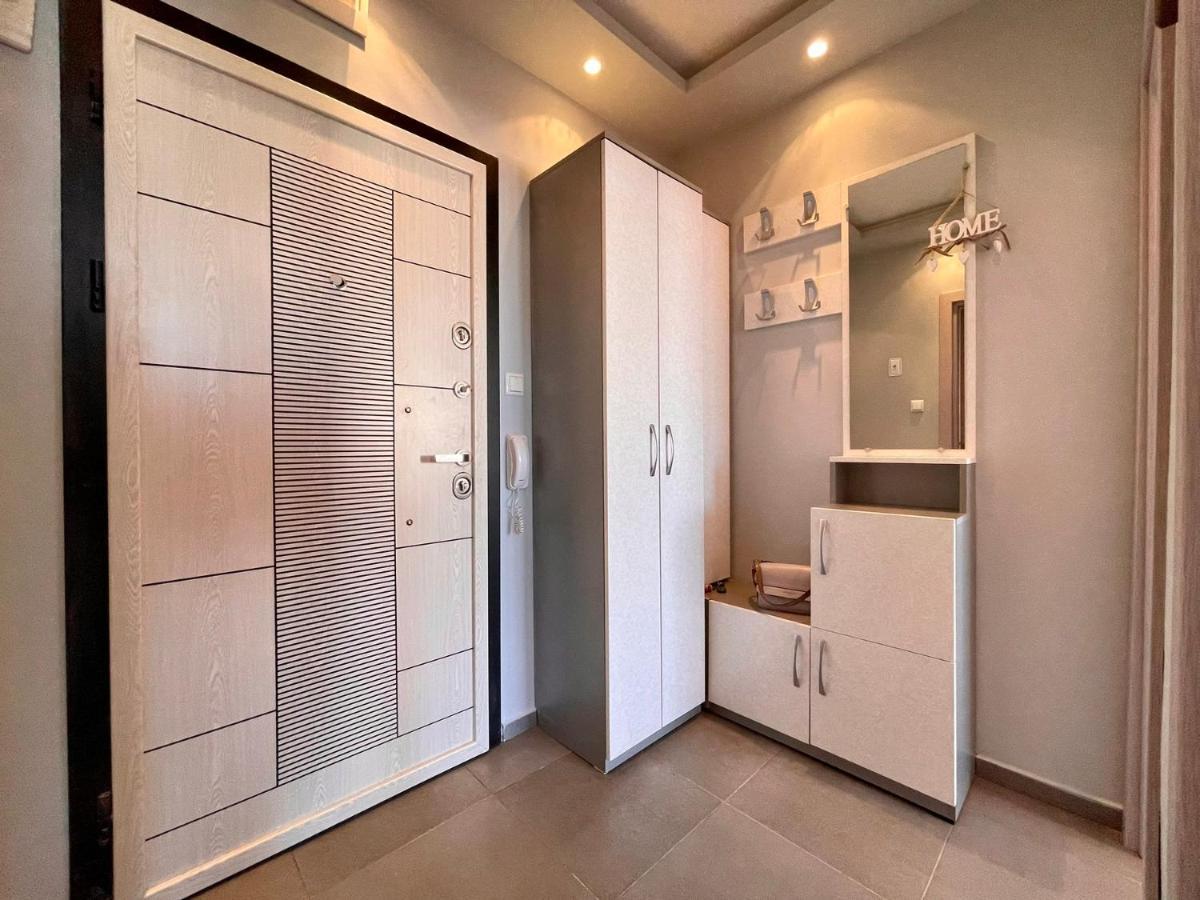 Апартамент Чаролит / Apartment Charoite Burgas Stad Buitenkant foto