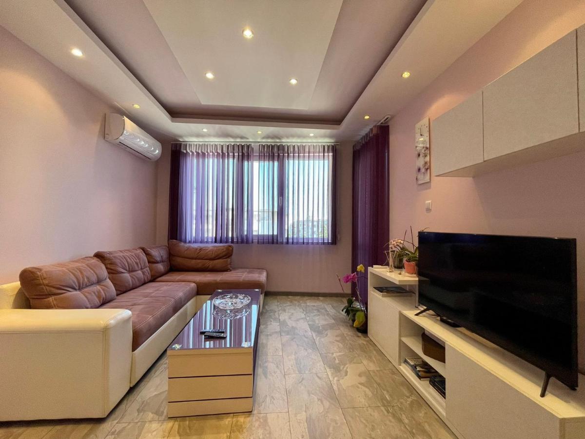 Апартамент Чаролит / Apartment Charoite Burgas Stad Buitenkant foto