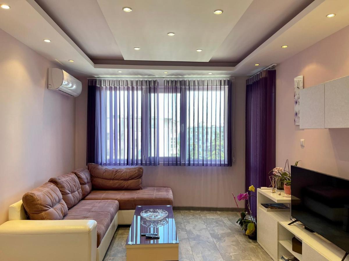 Апартамент Чаролит / Apartment Charoite Burgas Stad Buitenkant foto