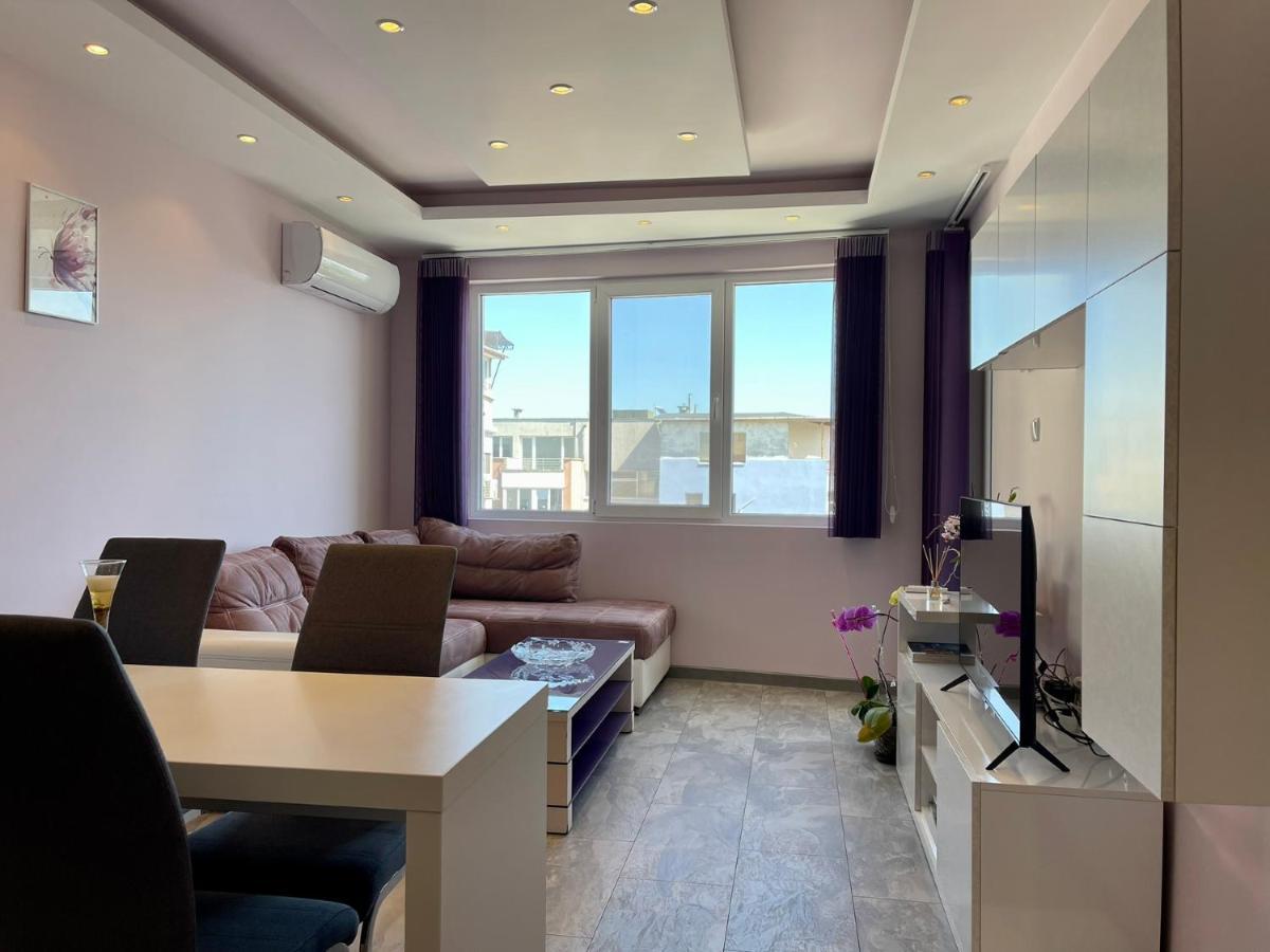 Апартамент Чаролит / Apartment Charoite Burgas Stad Buitenkant foto